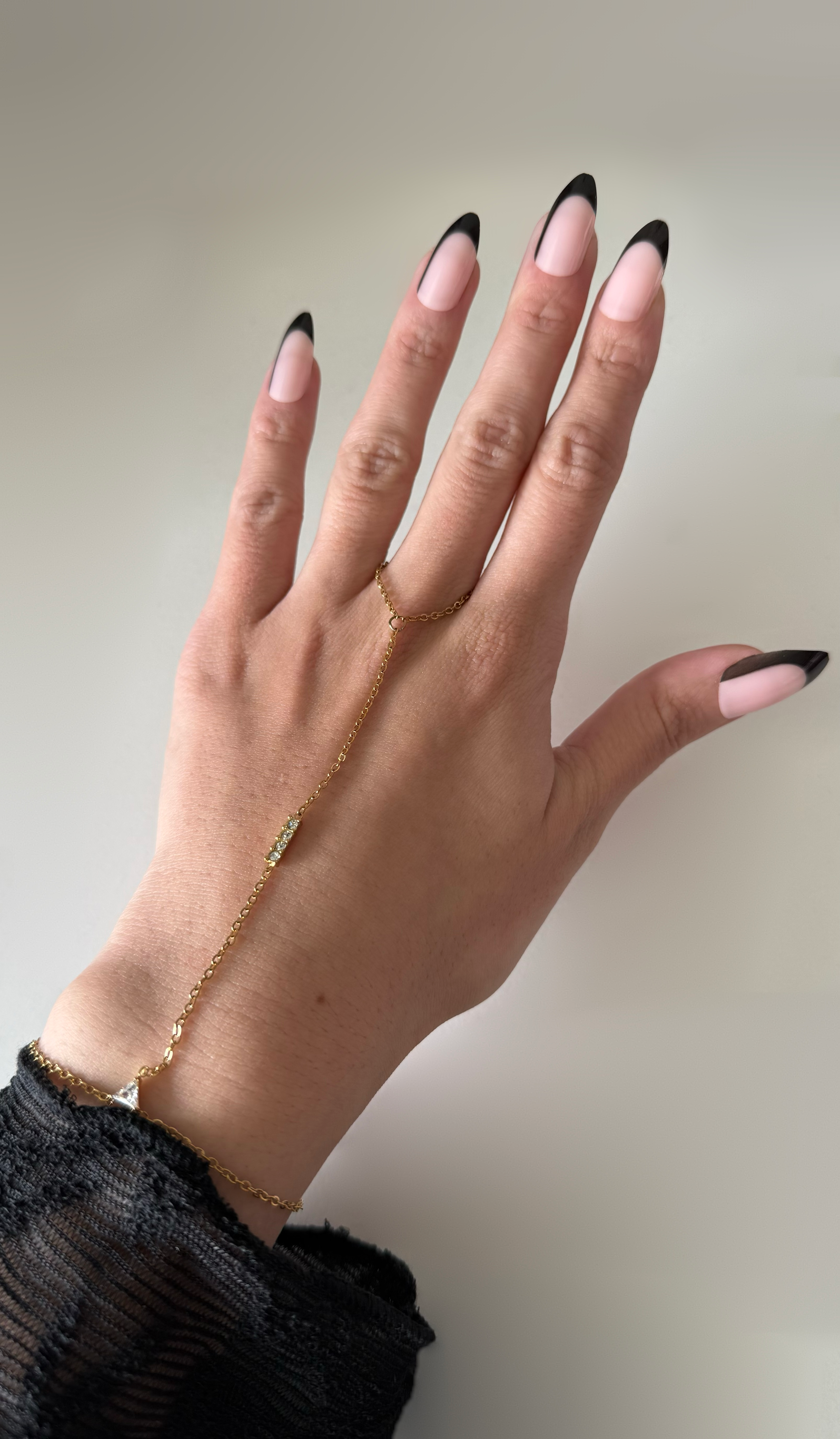 CHAÎNE DE MAIN LIORA