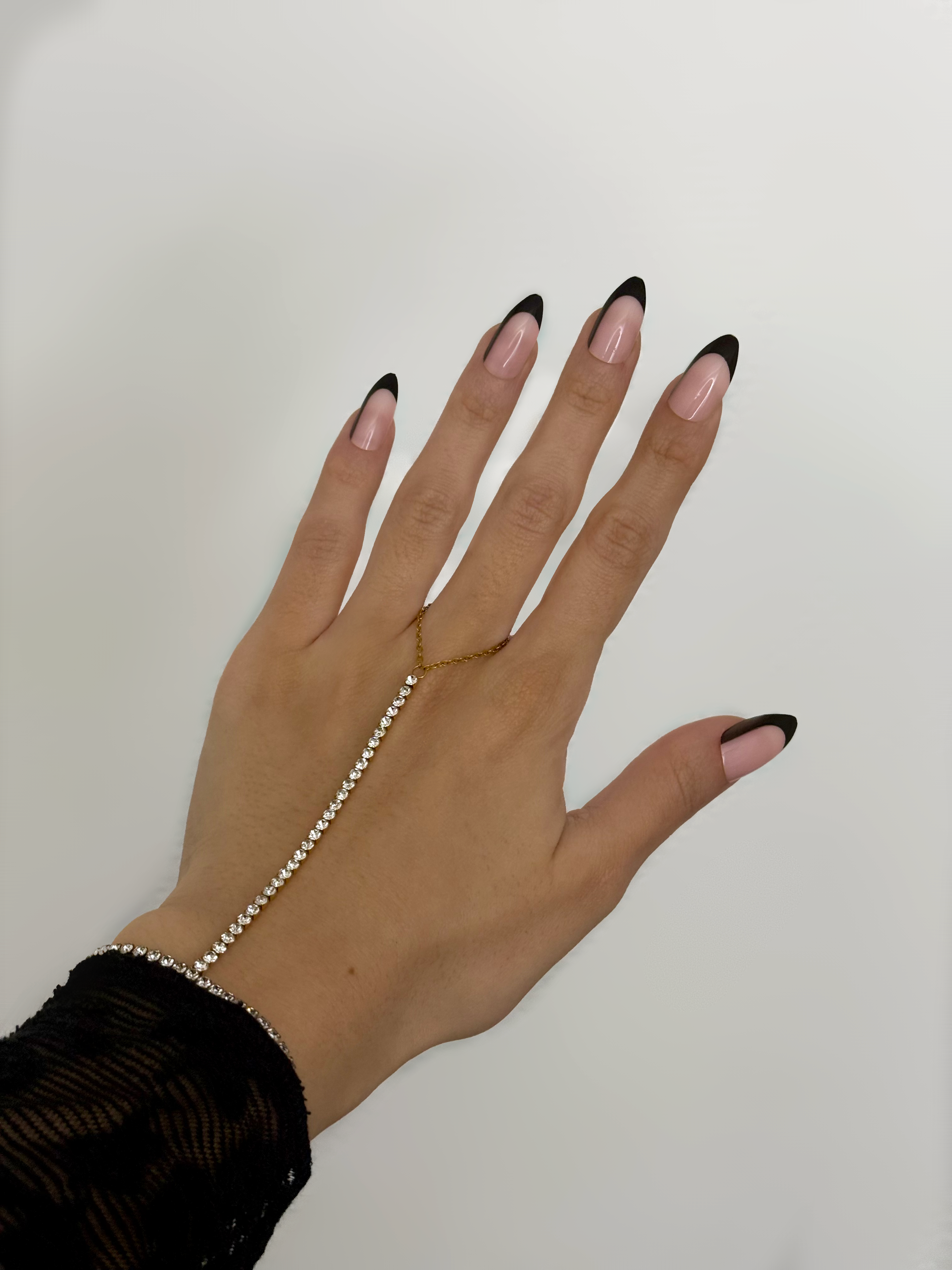 CHAINE DE MAIN REINA